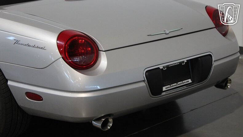 2004 Ford Thunderbird Deluxe