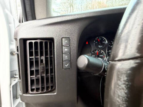 2022 GMC Savana 2500