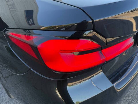 2022 BMW 5 Series 530i