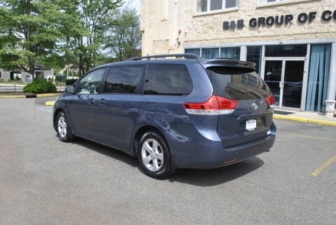 2014 Toyota Sienna LE 8-Passenger