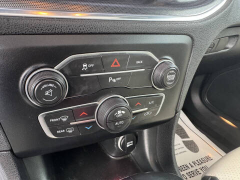 2015 Dodge Charger SXT