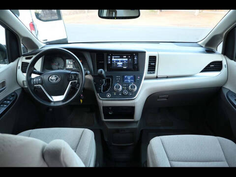 2015 Toyota Sienna LE Mobility 7-Passenger