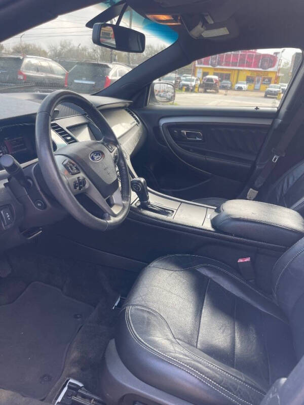 2016 Ford Taurus SEL