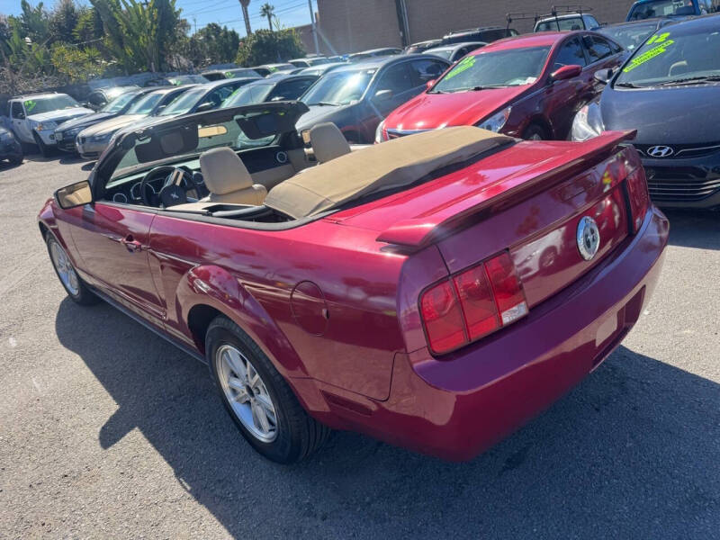 2006 Ford Mustang V6 Standard