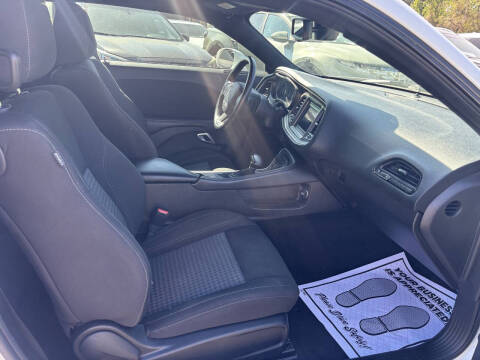 2022 Dodge Challenger SXT