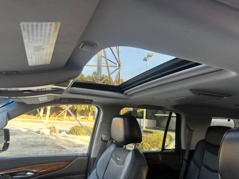 2016 Cadillac Escalade Luxury Collection