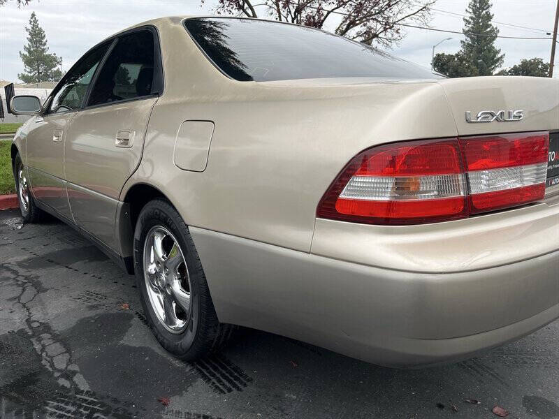 2000 Lexus ES 300