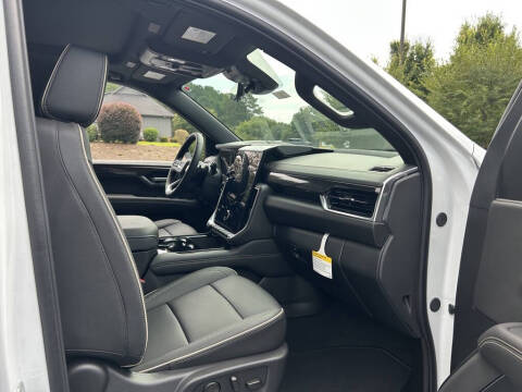 2025 GMC Yukon XL Elevation