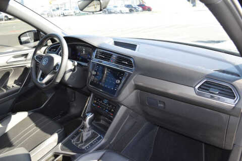 2023 Volkswagen Tiguan SE R-Line Black