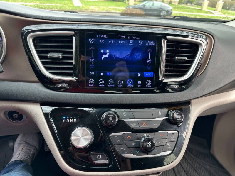 2017 Chrysler Pacifica Touring Plus
