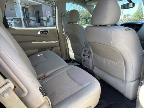 2019 Nissan Pathfinder S