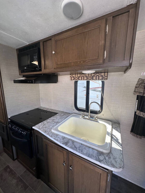 2017 Keystone RV  BULLET 202 BHSWE