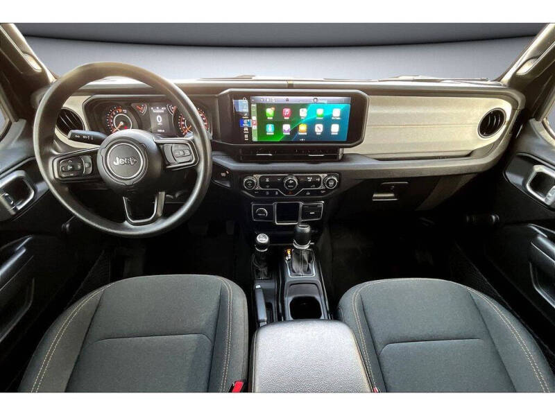 2024 Jeep Gladiator Sport