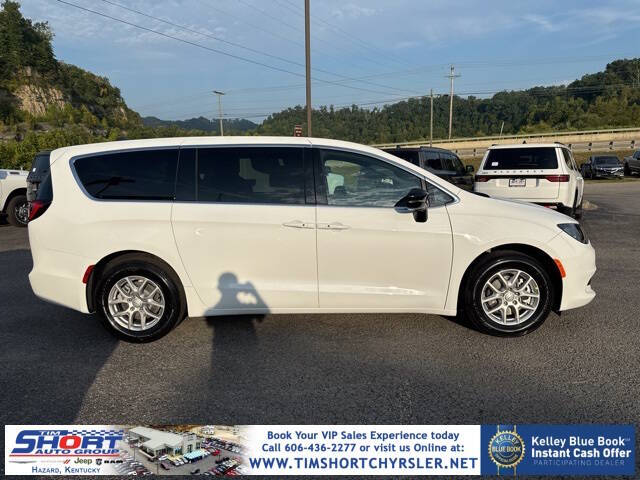 2026 Chrysler Voyager LX