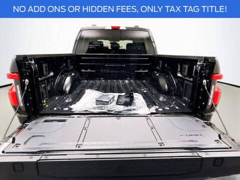 2025 Ford F-150 Lightning Flash