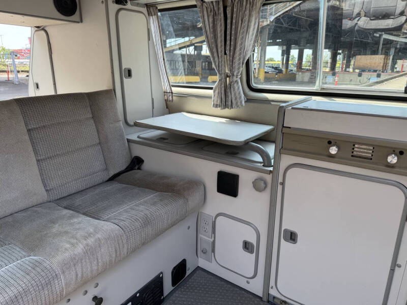 1988 Volkswagen Vanagon Camper
