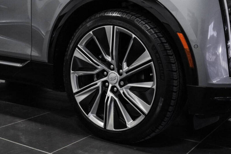 2024 Cadillac LYRIQ Luxury 3