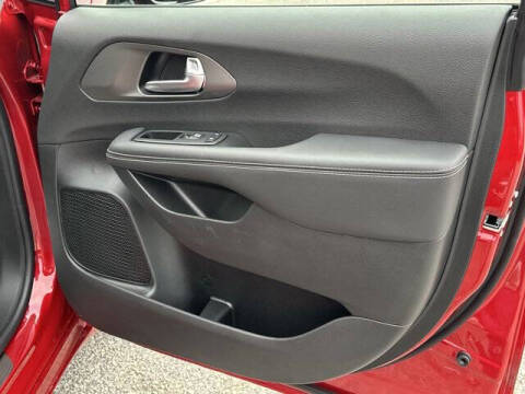 2025 Chrysler Voyager LX