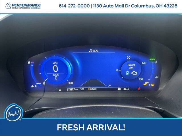 2022 Ford Escape Hybrid Titanium