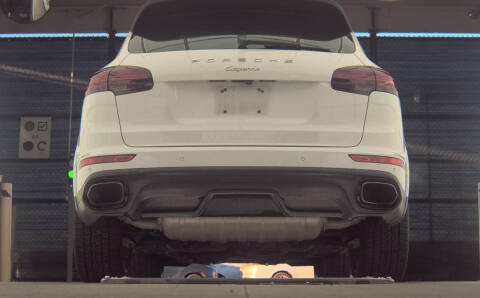 2017 Porsche Cayenne Platinum Edition