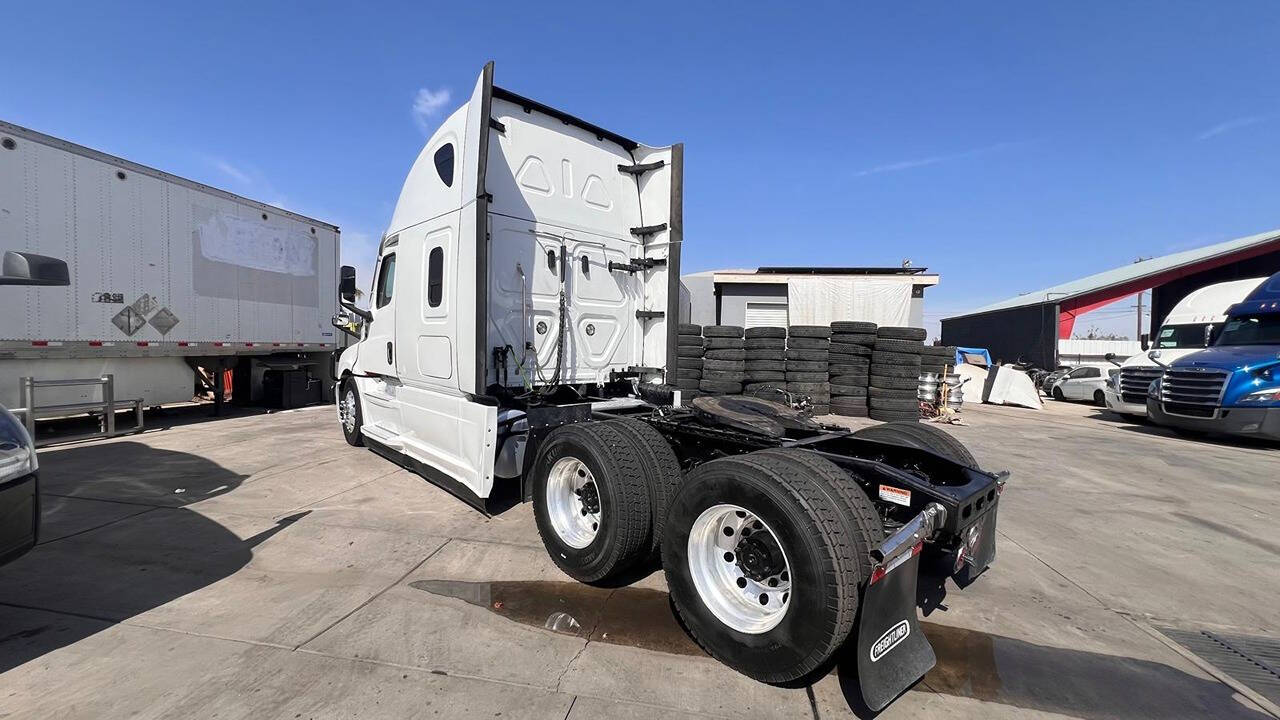 2023 Freightliner Cascadia for sale at KING TRUCK TRAILER SALES in Bakersfield, CA