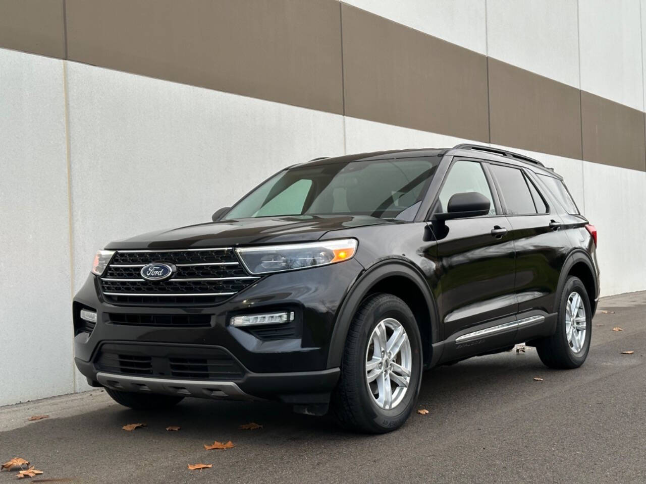 2020 Ford Explorer for sale at Phoenix Motor Co in Romulus, MI