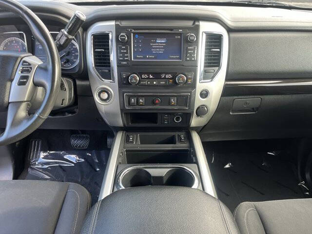 2017 Nissan Titan SV