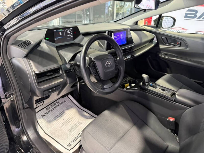 2025 Toyota Prius LE
