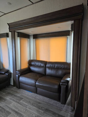 2019 Forest River Arctic Wolf 305 ML6 Orbital With Leveling