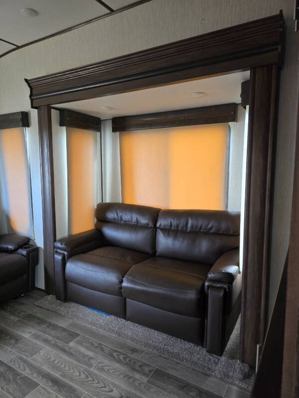 2019 Forest River Arctic Wolf 305 ML6 Orbital With Leveling