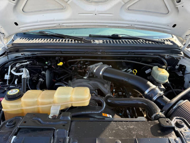 2005 Ford Excursion XLT