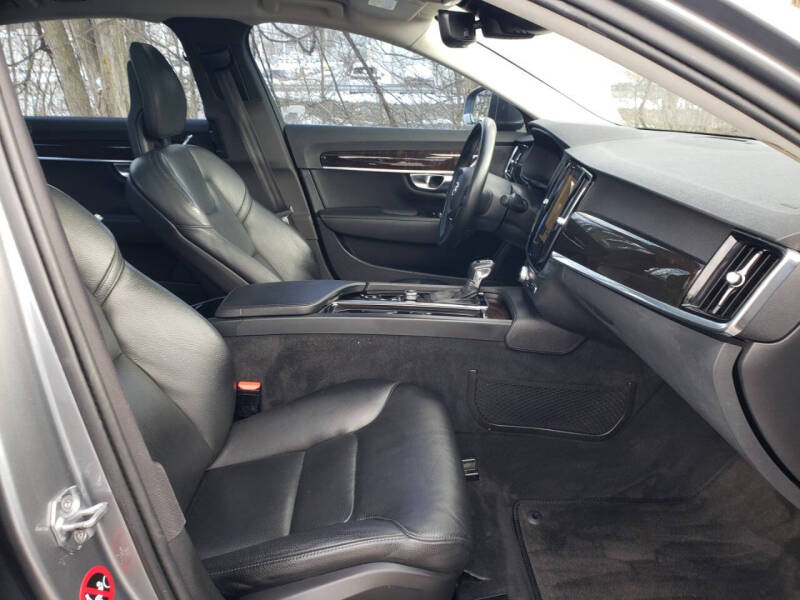 2018 Volvo S90 T6 Momentum