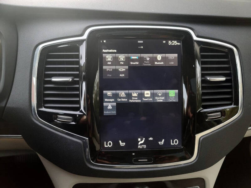 2017 Volvo XC90 T6 Momentum