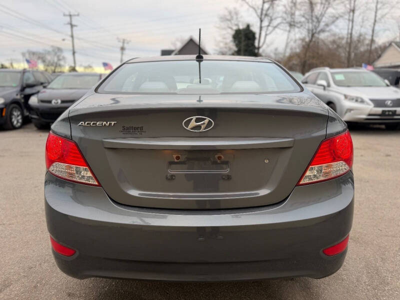 2012 Hyundai Accent GLS