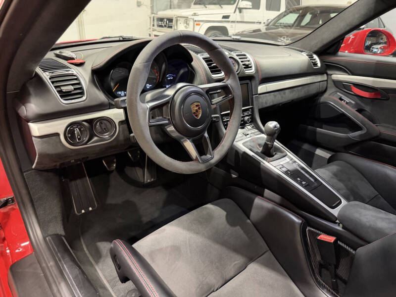 2016 Porsche Cayman GT4