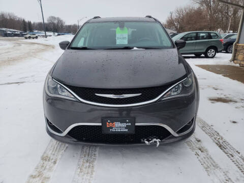 2017 Chrysler Pacifica Touring-L Plus