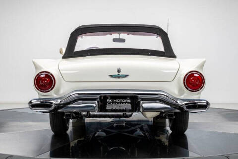 1957 Ford Thunderbird