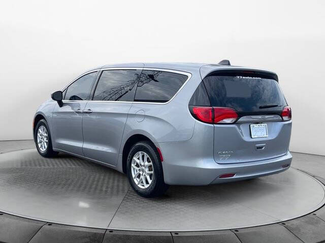 2021 Chrysler Voyager LX