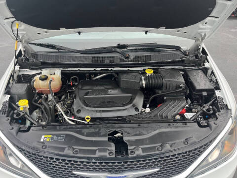 2020 Chrysler Pacifica Touring L