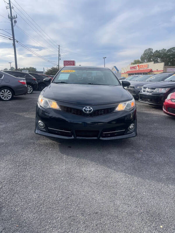 2012 Toyota Camry SE's photo