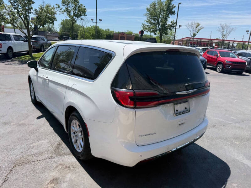2023 Chrysler Pacifica Touring L