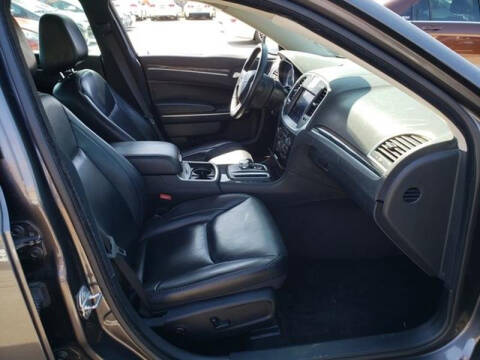 2017 Chrysler 300 Limited