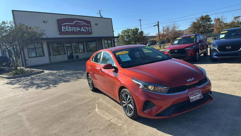 2023 Kia Forte LXS photo 2