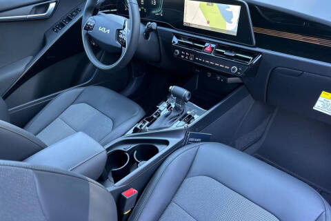2025 Kia Niro EX Touring