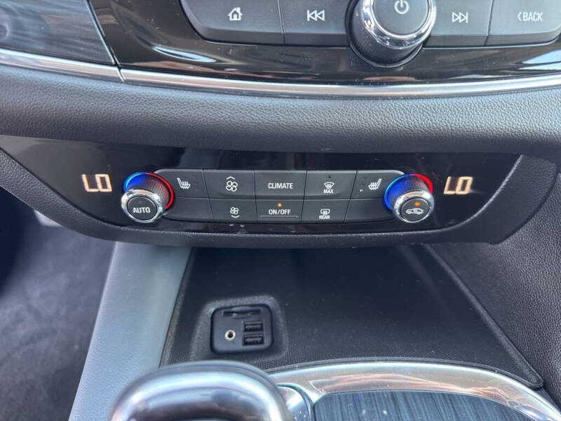 2021 Buick Enclave Essence