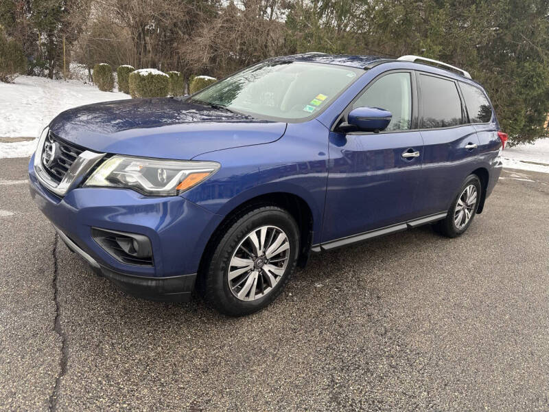 2017 Nissan Pathfinder SL
