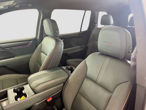 2024 GMC Acadia AT4