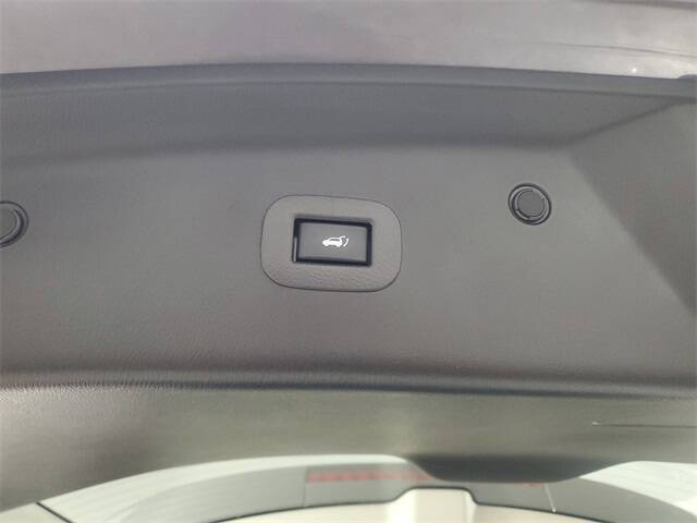 2022 Infiniti QX80 Luxe