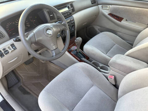 2005 Toyota Corolla LE