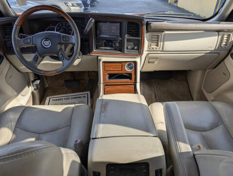 2003 Cadillac Escalade